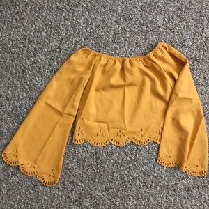 💎SOLD💎 Bell sleeve off the shoulder top